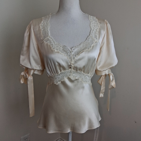 Reformation Dolly Cream Silk Top Size 8 NWT - Picture 7 of 12